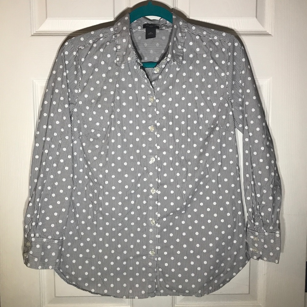 🌺 2/$20 Ann Taylor Petite Grey & White Dot Blouse